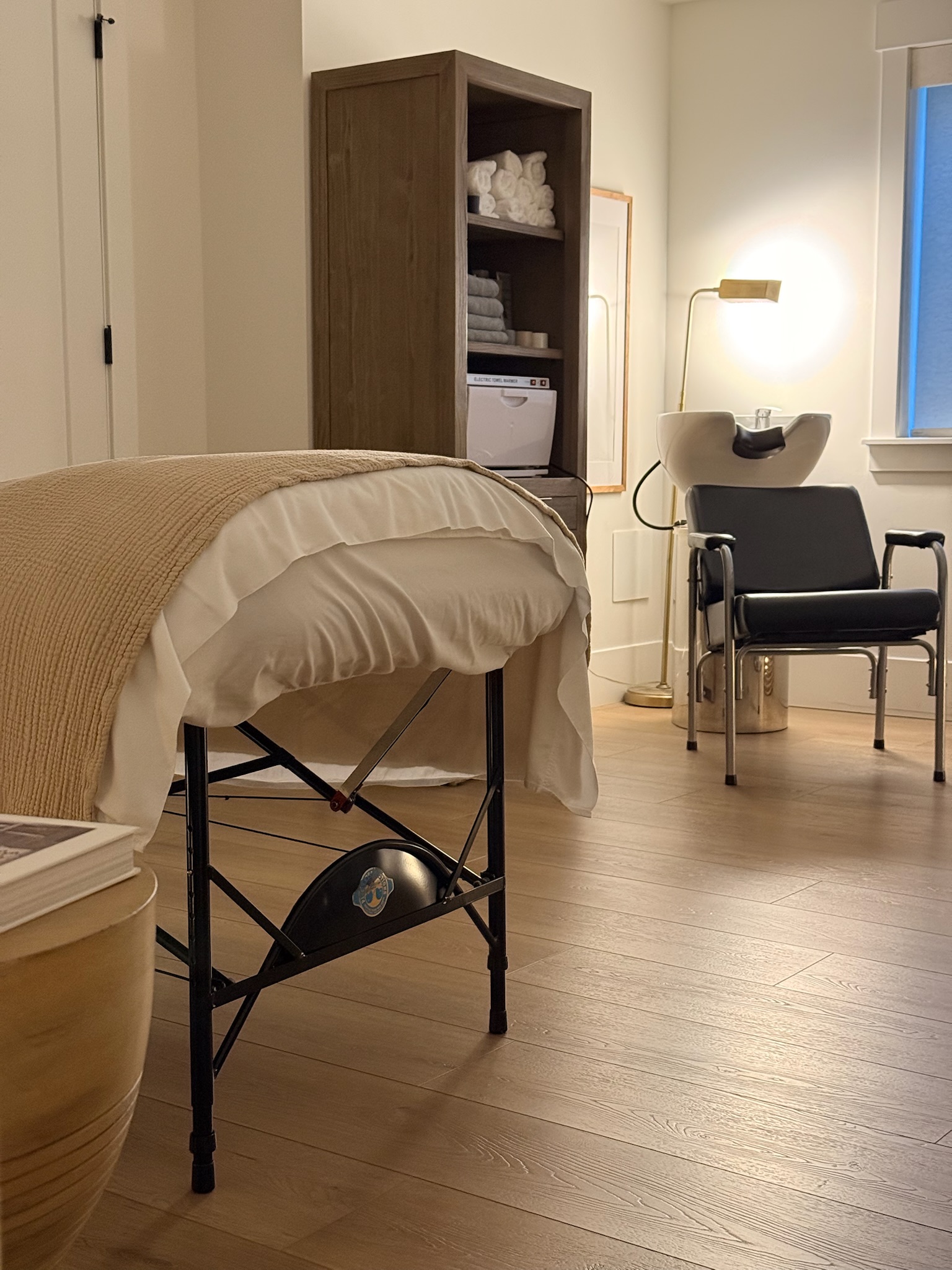 The facial table — set for one